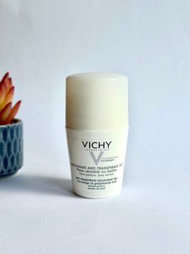 Оригінальна упаковка Антиперспірант Toucher Sec 24H, ViCHY, Франція, 50 ml з аптек США | Vitasence