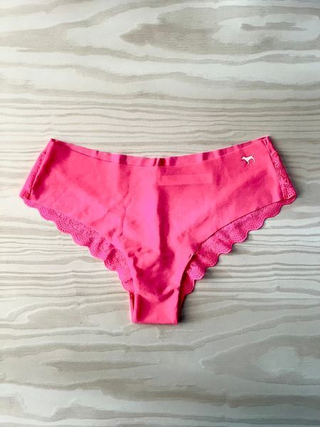 Оригінальна упаковка Труси яскраво рожеві Lace Back Cheekster Flawless (AH2) розмір М, Victoria`s Secret, США з аптек США | Vitasence
